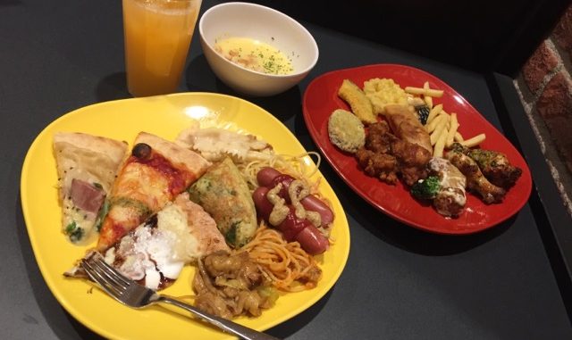 神戸ランチ ワールドビュッフェ World Buffet 神戸ハーバーランドのバイキング 食べ放題でお昼ご飯 グルメガイドブック