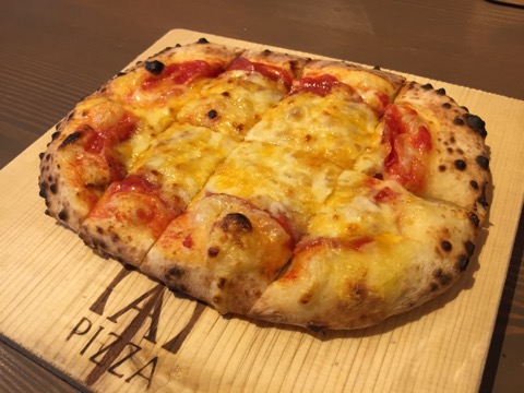 エーピッツァ A Pizza 大阪なんば 日本橋イタリアンレストランのピザでランチ グルメガイドブック